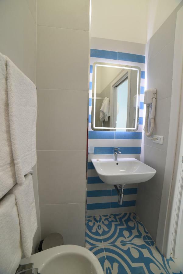 Latino Rent Room B&B Vista Mare Porto Cesareo Exterior foto